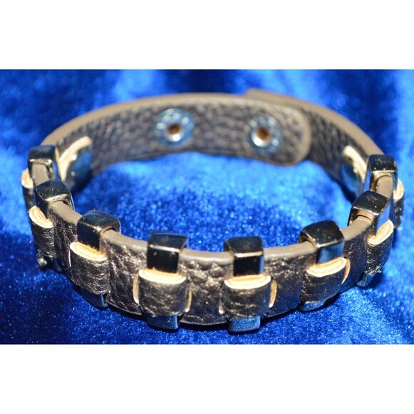 Premier Designs Kenzie Metallic Faux Leather Bracelet Briwn Gold Tone Buckle - Picture 2 of 5